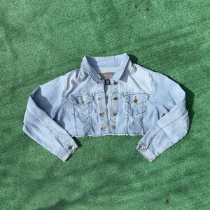 Lightwash Cropped Denim Jacket